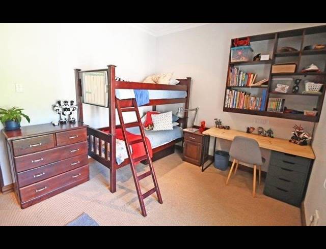 4 BEDROOM FREESTANDING TO LET IN DAWNCLIFFE